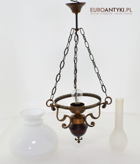 Klasyczna lampa sufitowa w rustykalnym stylu