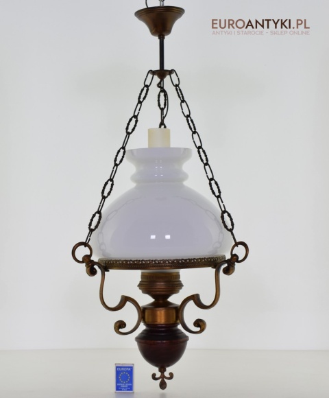 Klasyczna lampa sufitowa w rustykalnym stylu