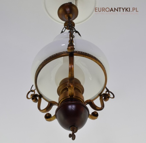 Klasyczna lampa sufitowa w rustykalnym stylu