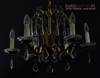 Antyk. Zabytkowy żyrandol francuski.