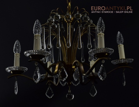 Antyk. Zabytkowy żyrandol francuski.