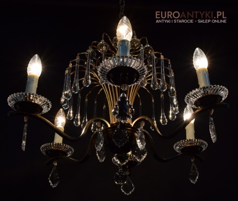 Antyk. Zabytkowy żyrandol francuski.