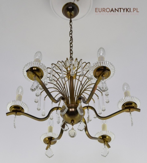 Antyk. Zabytkowy żyrandol francuski.