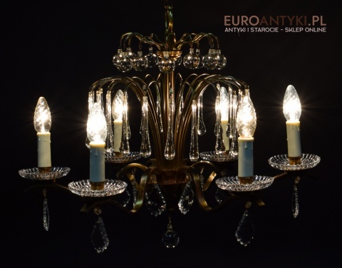 Antyk. Zabytkowy żyrandol francuski.