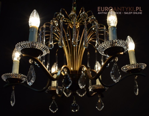 Antyk. Zabytkowy żyrandol francuski.