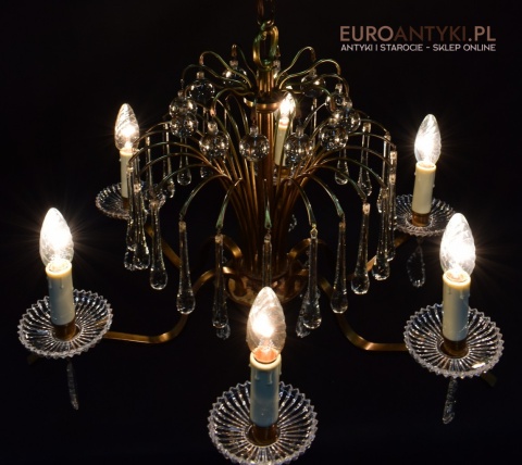 Antyk. Zabytkowy żyrandol francuski.