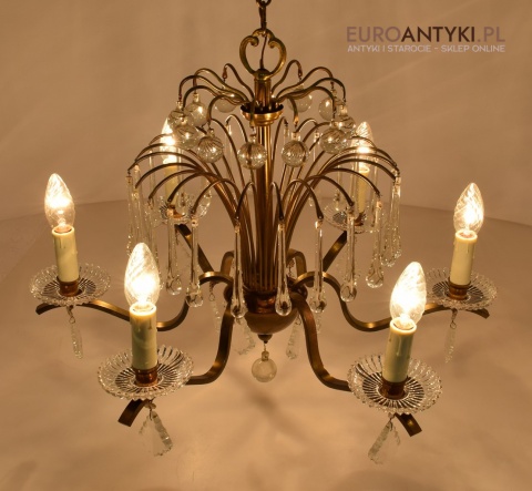 Antyk. Zabytkowy żyrandol francuski.