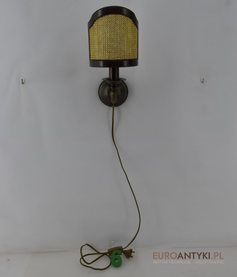 Nietpowy kinkiet z brązu. Lampy ścienne w stylu retro vintage.