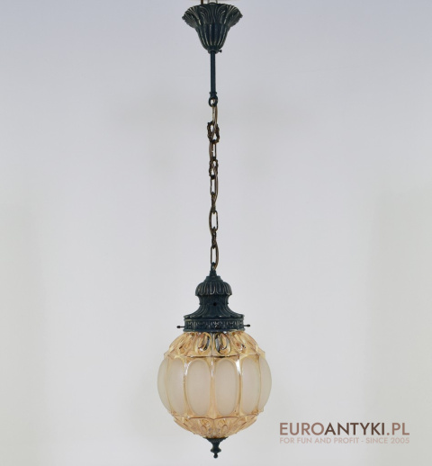 Antyczna lampa sufitowa, szklana kula. Lampy retro vintage.