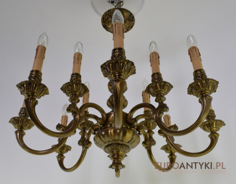 Duży pałacowy żyrandol z brązu. Antyczny chandelier do zamku.