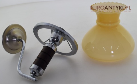 Srebny kinkiet gabinetowy z miodowym kloszem. Lampy retro.