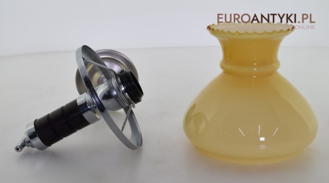 Srebny kinkiet gabinetowy z miodowym kloszem. Lampy retro.