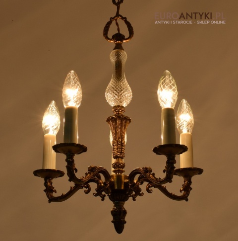 Mały zabytkowy żyrandol do ganku, holu, łazienki. Lampy antyki.