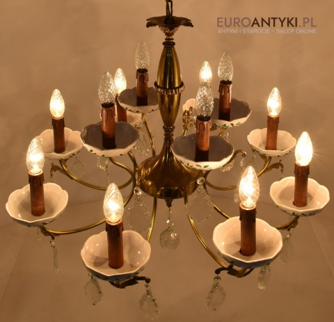 Fantastyczny żyrandol w stylu cottagecore. Unikatowe żyrandole.