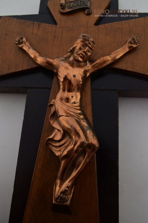 Duży zabytkowy krzyż ze świecznikami. Antyki kościelne.