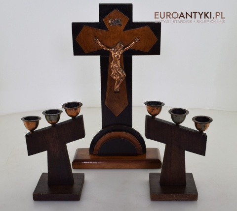 Duży zabytkowy krzyż ze świecznikami. Antyki kościelne.