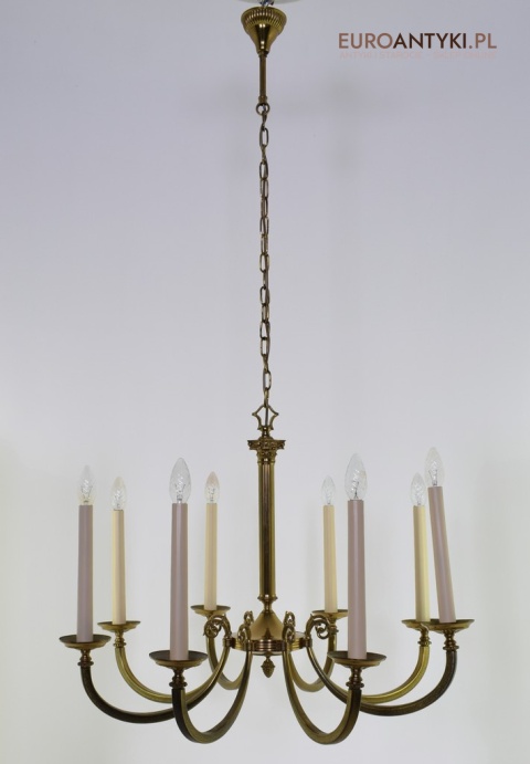 Mosiężny żyrandol do angielskiego salonu. Lampy antyki.