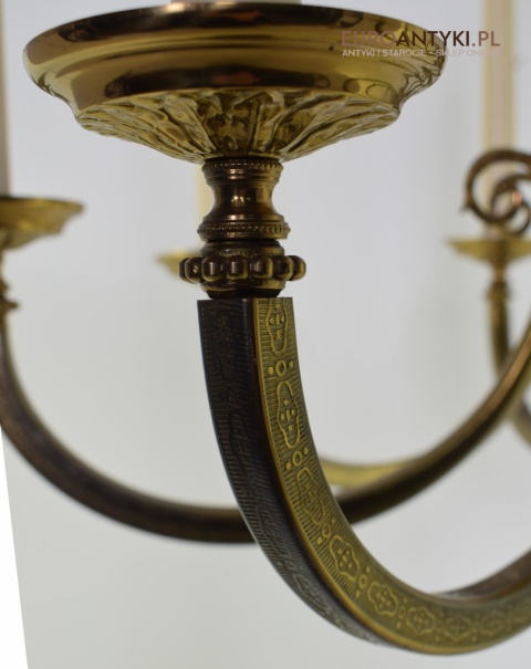 Mosiężny żyrandol do angielskiego salonu. Lampy antyki.