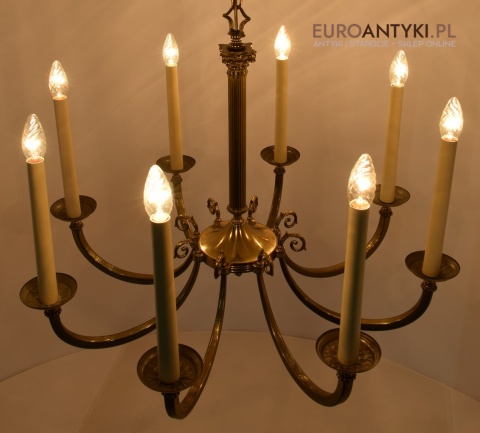 Mosiężny żyrandol do angielskiego salonu. Lampy antyki.
