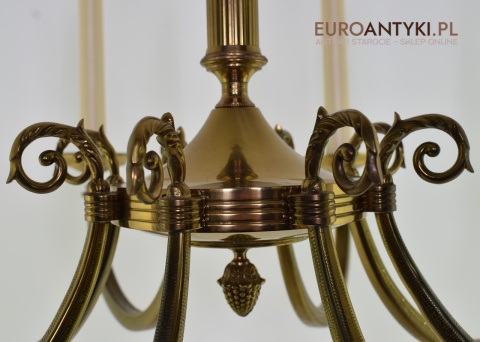 Mosiężny żyrandol do angielskiego salonu. Lampy antyki.