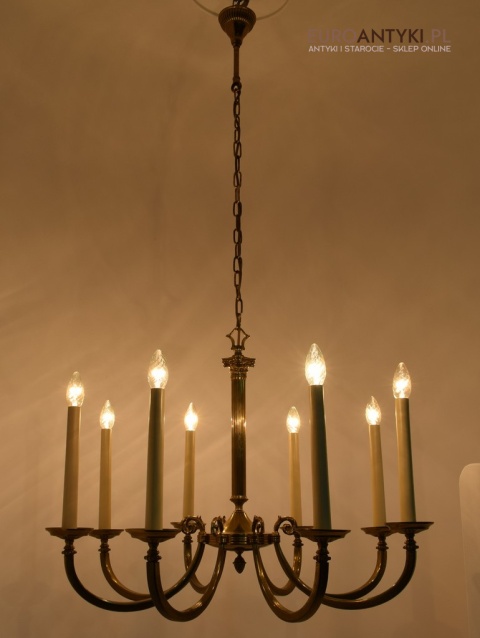 Mosiężny żyrandol do angielskiego salonu. Lampy antyki.