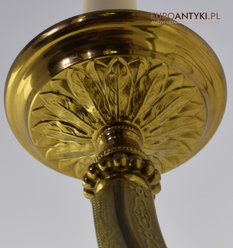 Mosiężny żyrandol do angielskiego salonu. Lampy antyki.