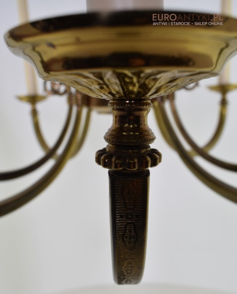 Mosiężny żyrandol do angielskiego salonu. Lampy antyki.