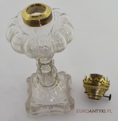 Szklana lampa naftowa z lat 1900. Zabytkowe lampy L&B Brevete