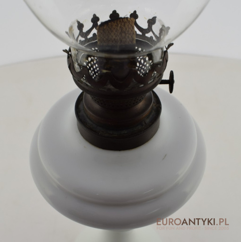 Duża szklana lampa naftowa z lat 1900. Antykwariat stare lampy.