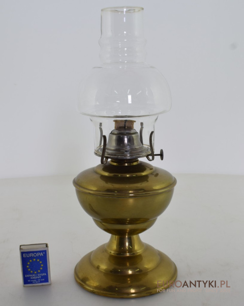 Zabytkowa mosiężna lampa naftowa z lat 1900. Lampy antyki.