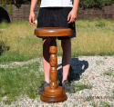 Duży masywny stojak z litego drewna. Piedestał, kwietnik retro.