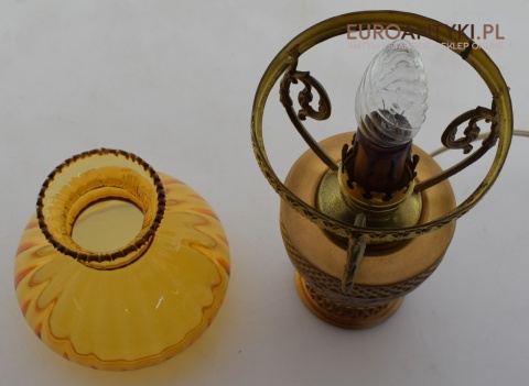 Mała lampka stołowa w stylu retro. Unikatowe lampy.