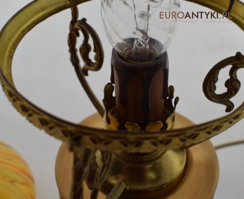 Mała lampka stołowa w stylu retro. Unikatowe lampy.