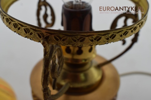 Mała lampka stołowa w stylu retro. Unikatowe lampy.