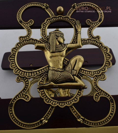 Stylowy gazetnik pałacowy. Retro stojak na gazety vintage.