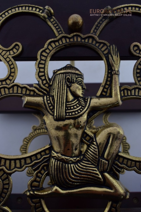 Stylowy gazetnik pałacowy. Retro stojak na gazety vintage.