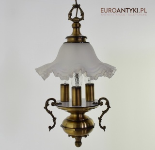 Wyrafinowana lampa wisząca w stylu rustykalnym, cottagecore.