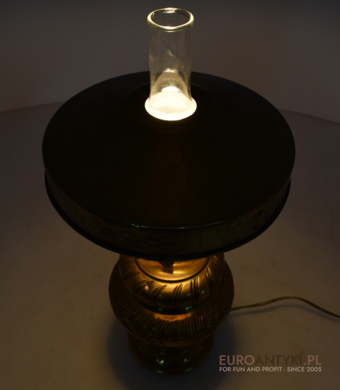 Muzealna lampa naftowa z lat 1900. Elektryczna. Unikatowe oświetlenie.