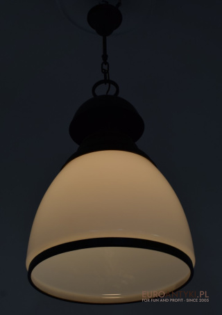 Starodawna duża szklana lampa wisząca w stylu cottage, rustyk.