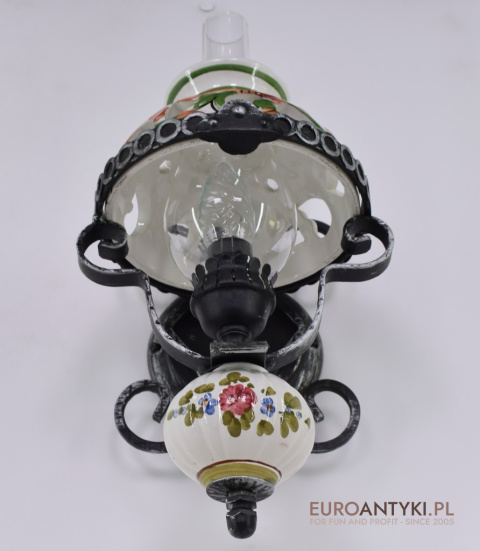 Ceramiczny kinkiet rustykalny z dawnych lat. Lampy retro.