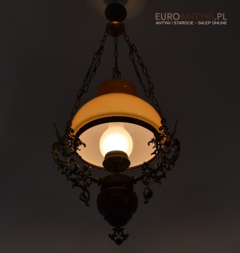 Duża rustykalna lampa wisząca cottagecore.