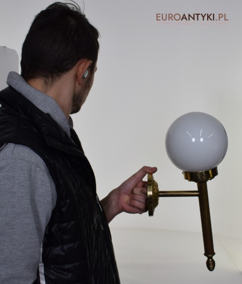 stary kinkiet z mosiądzu