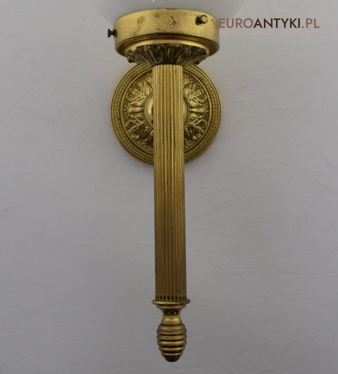 sklep z mosiężnymi lampami