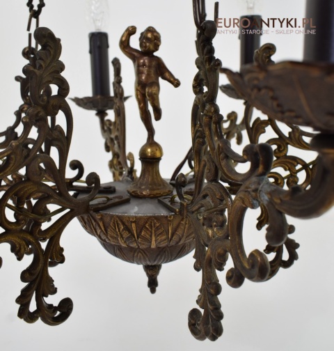 sklep ze starymi lampami