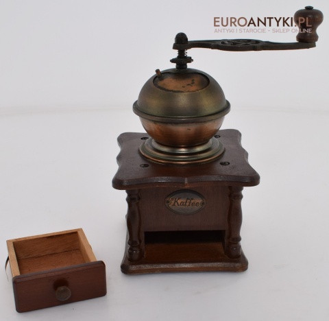 stary młynek do kawy