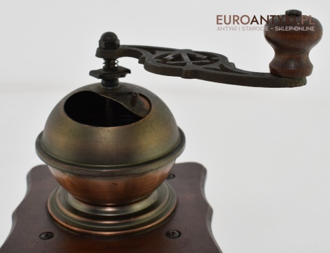 zabytkowy młynek do kawy