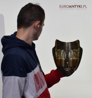 Stary mosiężny kinkiety półokrągły w stylu cottagecore, rustyk.