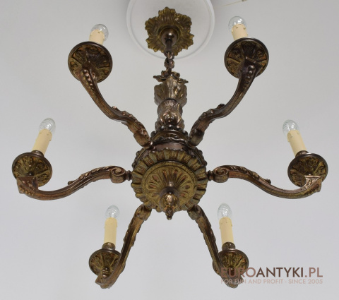 pałacowy chandelier