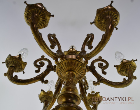 Ozdobne lampy barokowe z brązu
