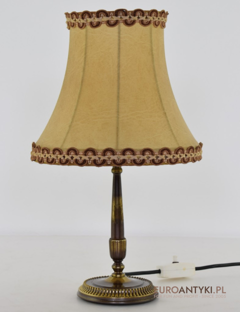 lampa stołowa retro z mosiężną podstawą